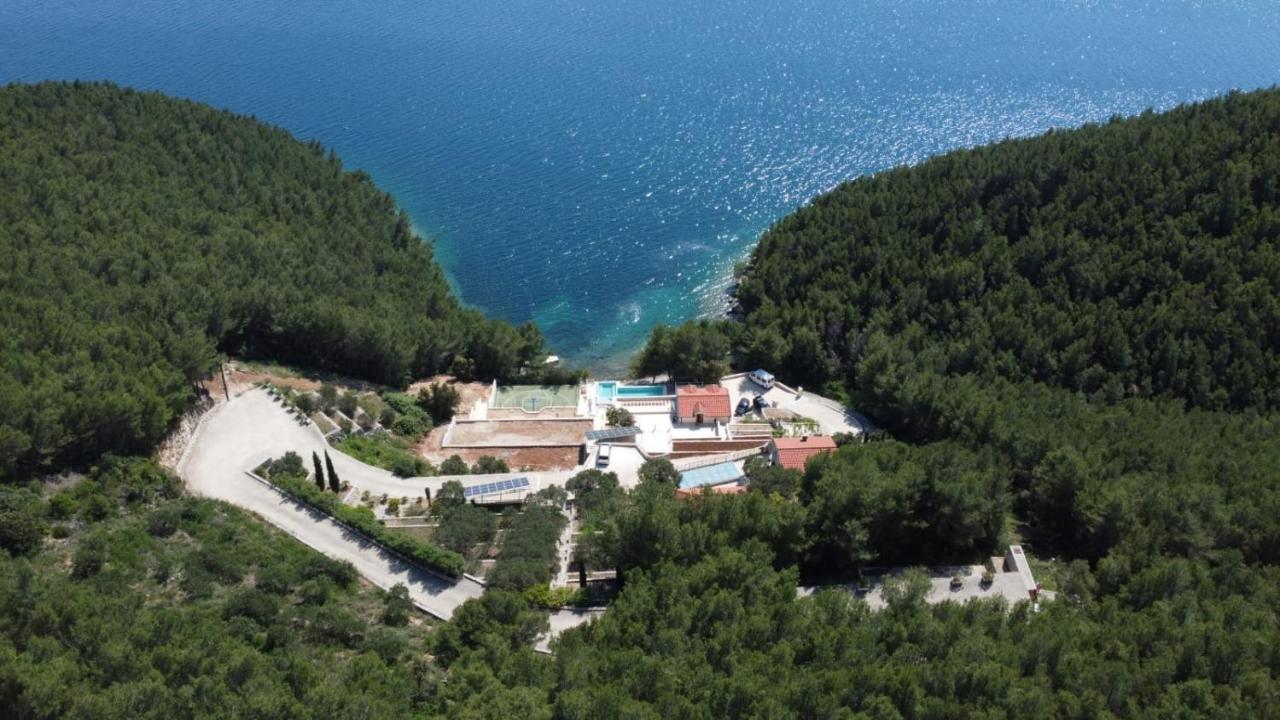 Beachfront Villa Brulupes In Secluded Bay Konstari Exterior photo